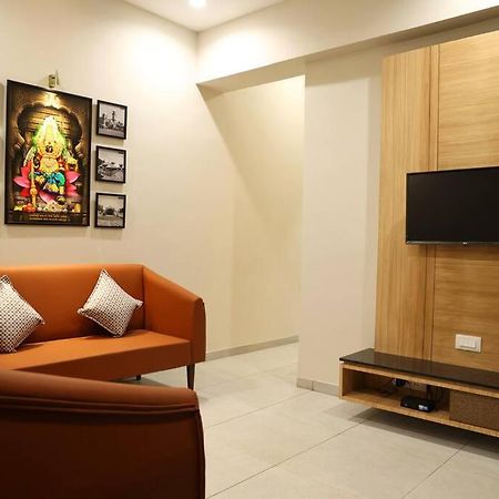 'Sumadhu Homes 301 ' Kolhapur Bagian luar foto