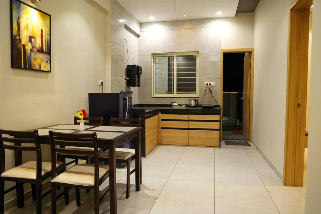 'Sumadhu Homes 301 ' Kolhapur Bagian luar foto