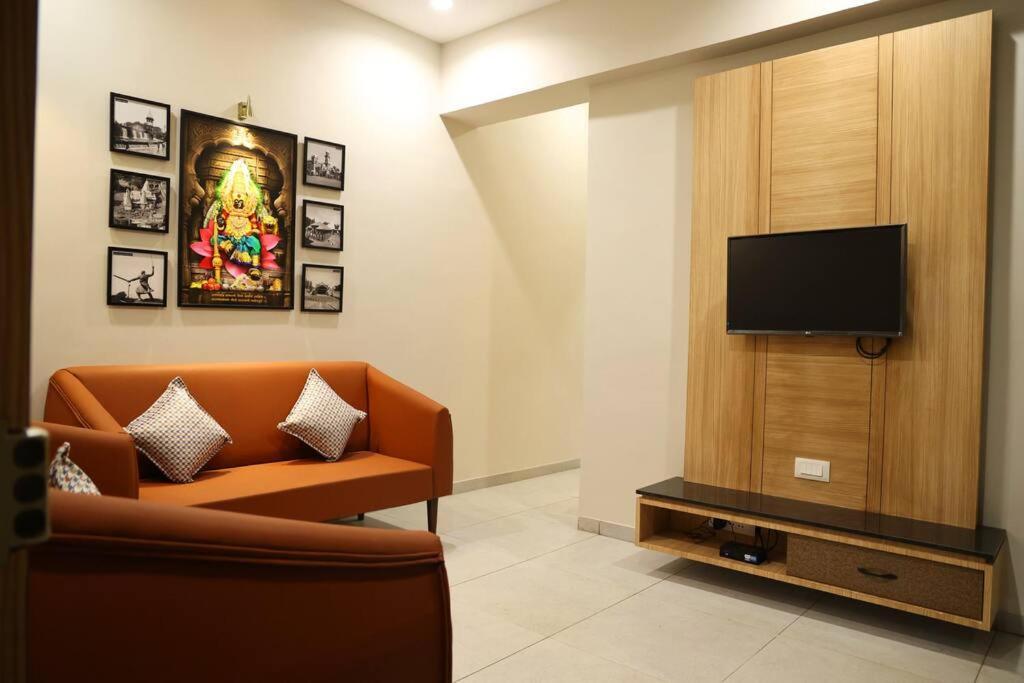 'Sumadhu Homes 301 ' Kolhapur Bagian luar foto